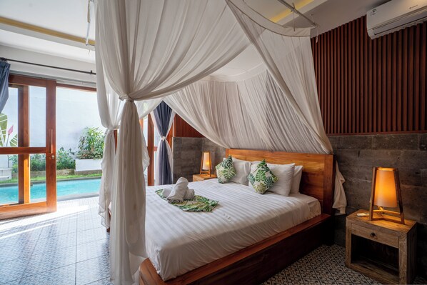 Villa, 2 Bedrooms, Private Pool, Pool View | Desk, free WiFi, bed sheets