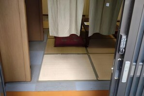 Unclassified image, 5 of 20, button - Traditional Inn (Tokyo)