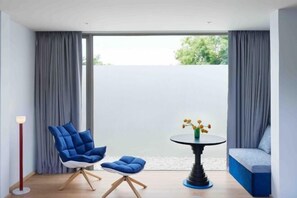 المنشأة من الداخل