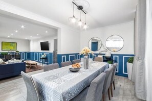 Cots/infant beds - Elegant 130m² Apartment in Central Paris, Marais (Paris)