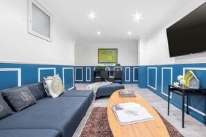 Cots/infant beds - Elegant 130m² Apartment in Central Paris, Marais (Paris)