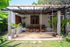 Unclassified image, 2 of 11, button - Hermoso Hideaway (Klaeng)