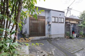 Unclassified image, 4 of 15, button - Kiyomizu Dongurian (Kyoto)