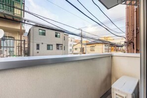 Unclassified image, 2 of 17, button - CROWN Umibe (Tokyo)