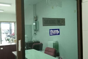 المنشأة من الداخل