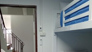 WiFi (無料)