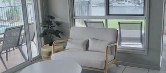waterfront Cosy Getaway