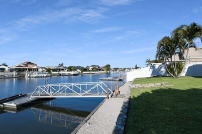 waterfront Cosy Getaway