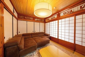 Room - Ao No Umi (Motobu)