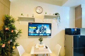 Dining - Ai-Stay 78 at Shore 2 T1 (Pasay)