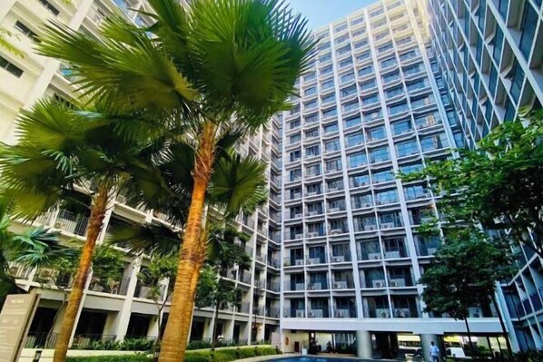 Outdoor pool - Ai-Stay 78 at Shore 2 T1 (Pasay)