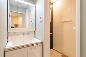 Room - EI･ETSU (Osaka)