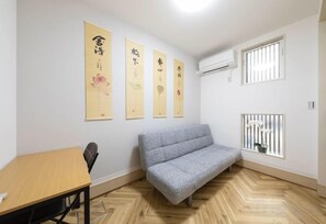 Unclassified image, 3 of 24, button - EI･ETSU (Osaka)
