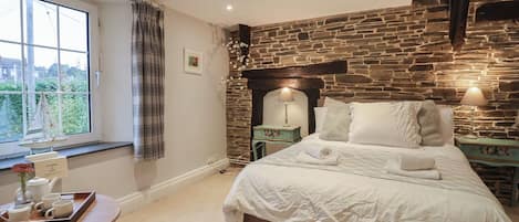 6 Schlafzimmer, individuell dekoriert, individuell eingerichtet