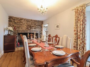 Dining - The Old Manor House (Lifton)