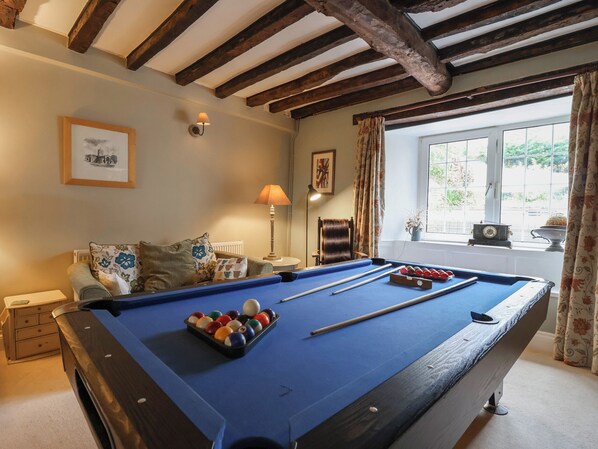 Game room - The Old Manor House (Lifton)
