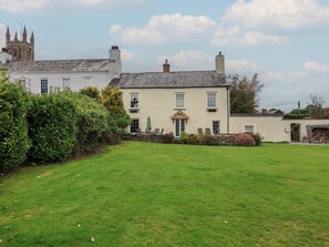 Exterior - The Old Manor House (Lifton)