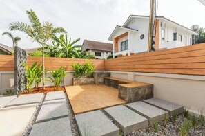 Garden - Hey! Lanna - Chic 3-Bedroom Oasis with Pool! (Hang Dong)