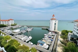 View from property - 6th Straits Quay Seafront Suite - Rare Marina & Seaview (Tanjung Tokong)