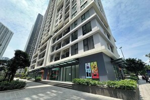 Exterior - 2BRS@Vinhomes Smart City (Hanoi)