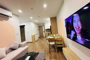 Unclassified image, 3 of 50, button - 2BRS@Vinhomes Smart City (Hanoi)