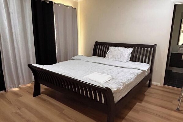 Room - Holiday Place (North Rothbury)