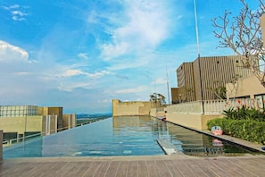 Kolam renang outdoor