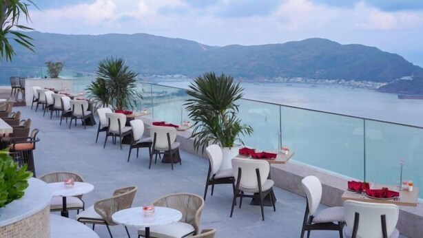 Bar (on property) - Tyhee Beach Apartment (Quy Nhon)