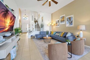 TV, videospill, fotballspill og kontorer