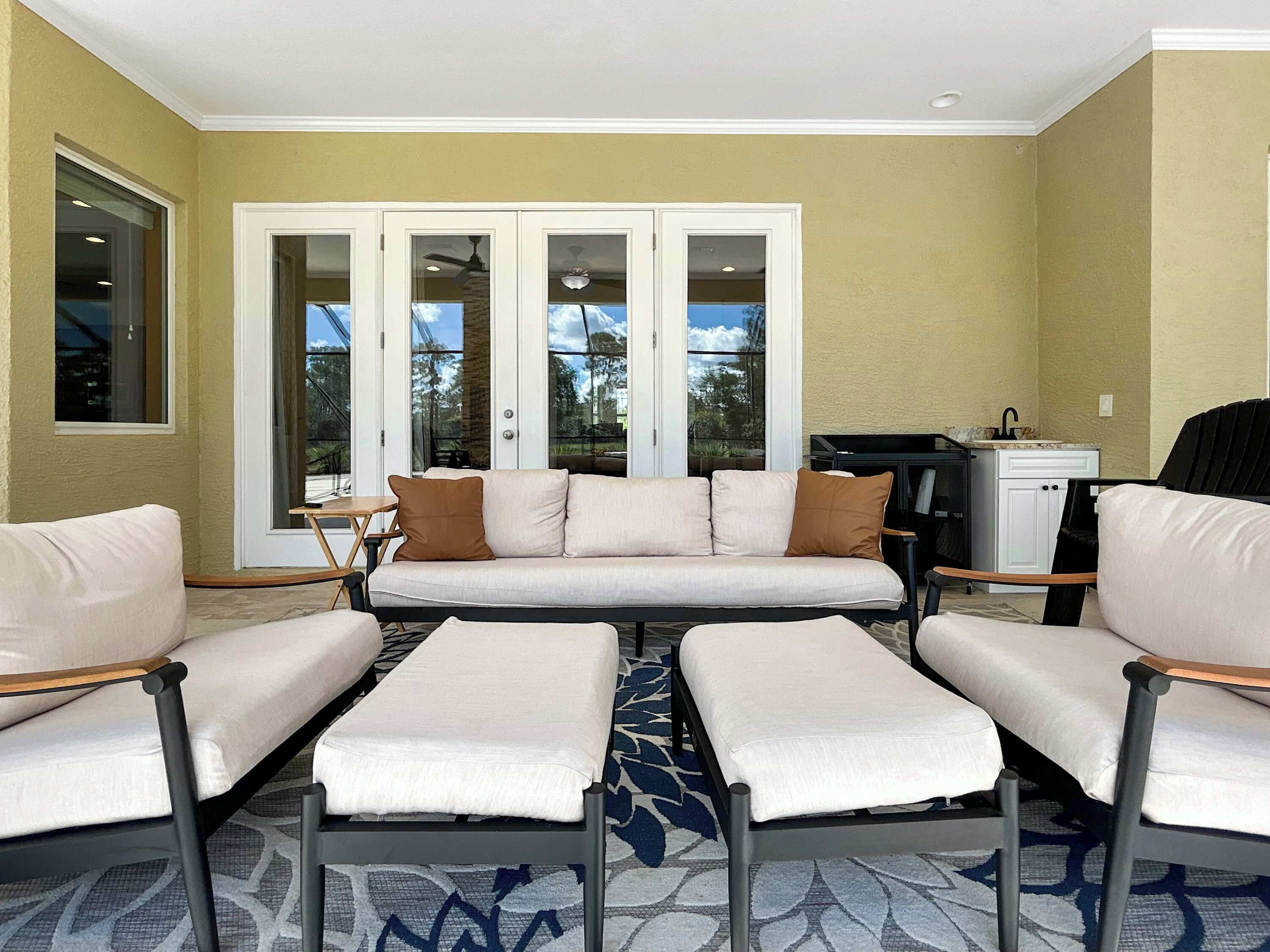 Smart TV, books, offices