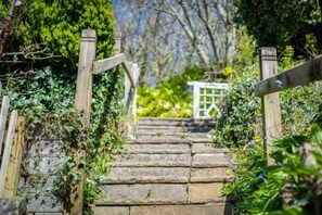 Unclassified image, 2 of 13, button - Rose Cottage - 3 Bedroom Cottage - Parkmill (Ilston)