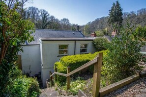 Unclassified image, 4 of 13, button - Rose Cottage - 3 Bedroom Cottage - Parkmill (Ilston)