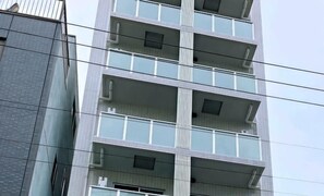 Exterior detail - Kinshicho 1001 (Tokyo)