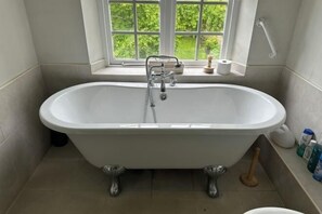 Bathroom - Huntershields (Northampton)