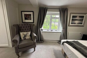 Room - Huntershields (Northampton)