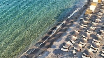Free beach shuttle, beach towels