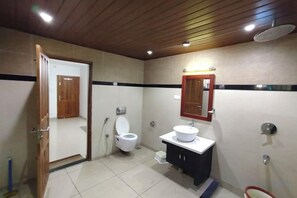 Bathroom - Azza Heritage Home (Kochi)