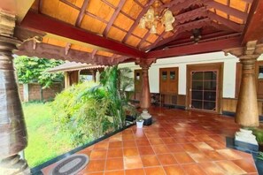 Interior - Azza Heritage Home (Kochi)