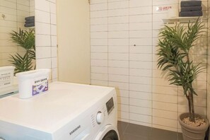 Bathroom - Hongdae Hanok (Seoul)