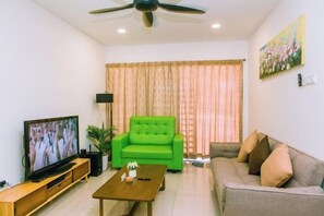 Living area - Karking 15@Pinjistation (8pax/4br) (Ipoh)