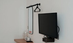 Television - Puri Residence Hotel (Sananwetan)