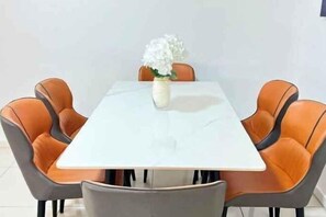 Dining - The Transit Loft - Warisan StayHub (Dengkil)