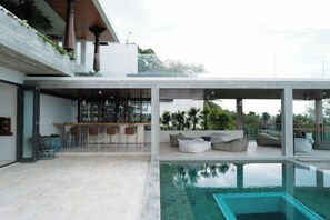 Kolam renang terbuka