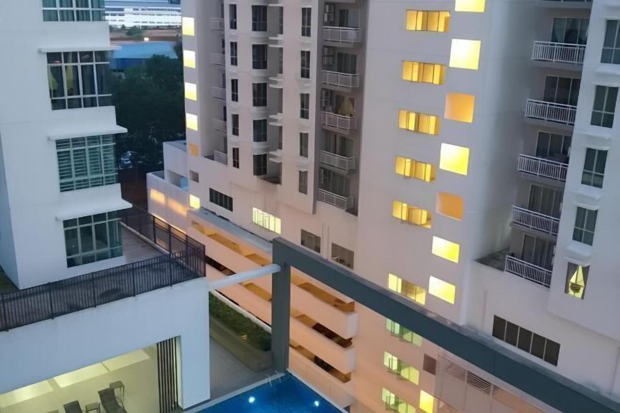 Kolam renang outdoor