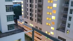 Outdoor pool - Aliff Avenue 1103 By Natol (Tebrau)