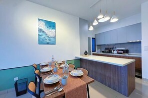 Unclassified image, 5 of 35, button - M Vertica KL City 4 Bedroom Fully Air-Con Suite (Kuala Lumpur)
