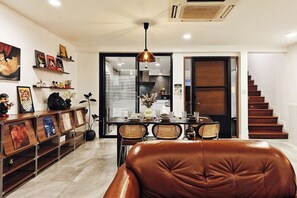Lobby - 4Br Modern Art Villa with Free Wi-Fi Netflix Vinyl (Bangkok)