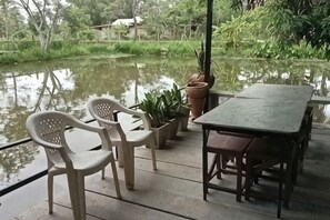 Outdoor dining - Ingna Resort (Chanuman)