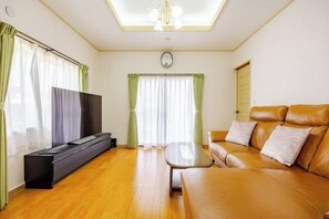 Living area - Private Villa in Futtsu (Futtsu)