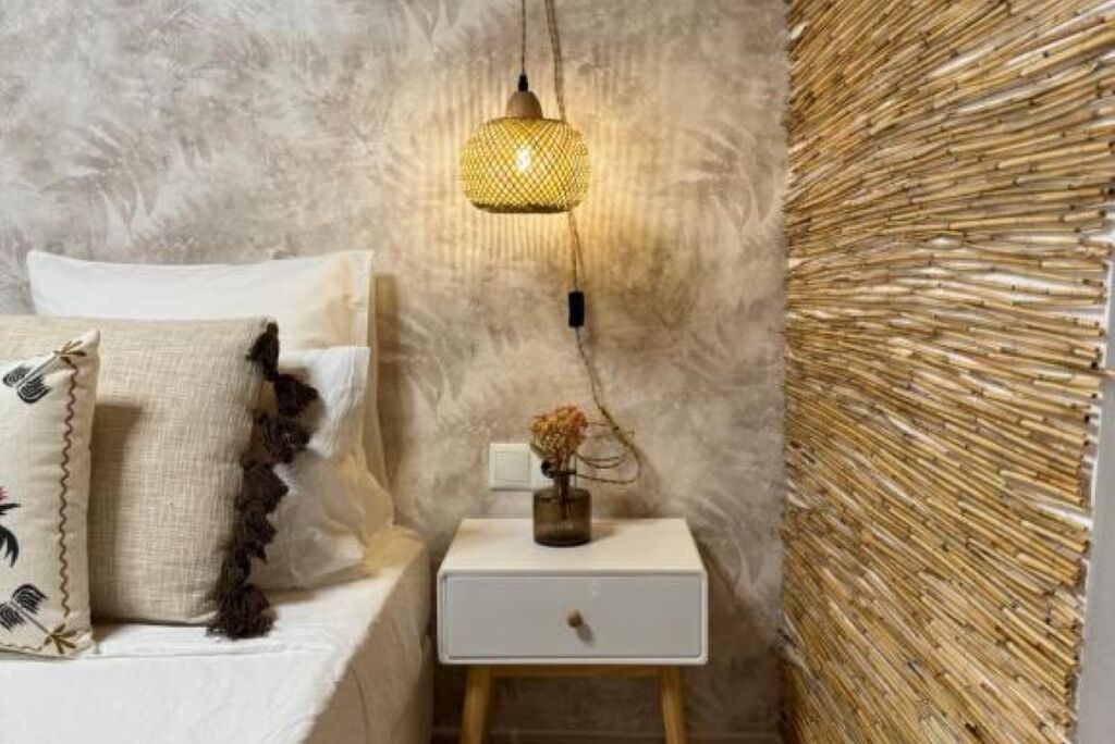 6 habitaciones, tabla de planchar con plancha, wifi y ropa de cama 